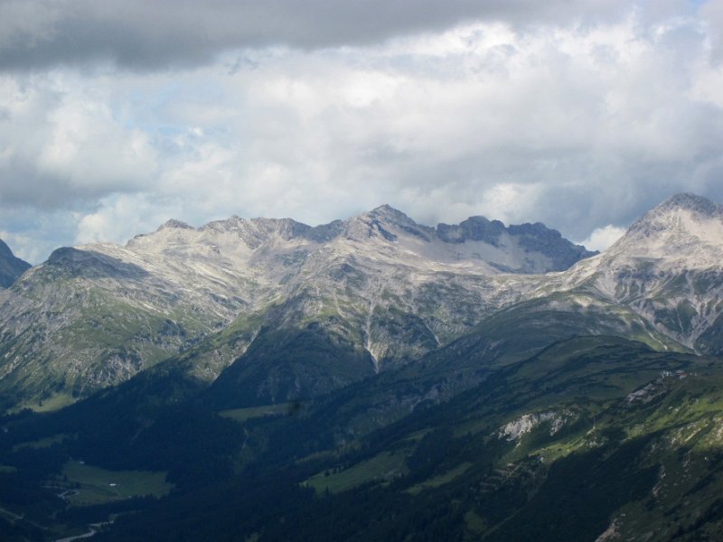 lechtal_2011_080.JPG - über alle Gifeln is Ruh