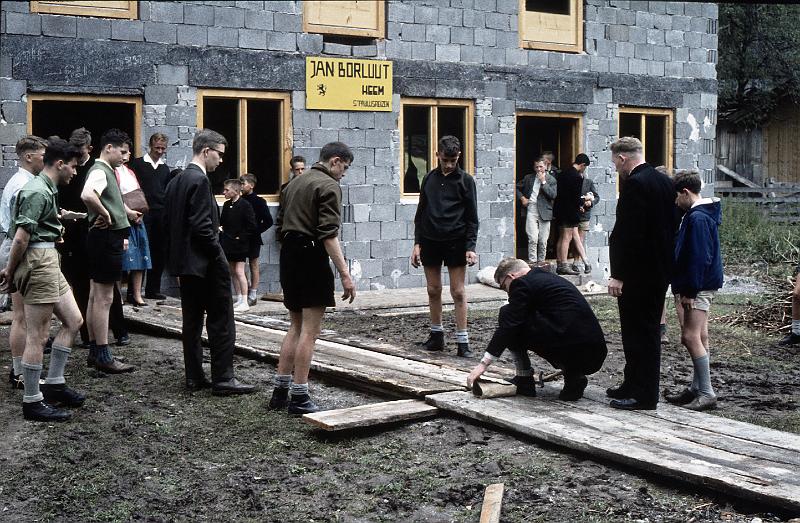 reis_1961_foto01.jpg - Afwerking van het heem